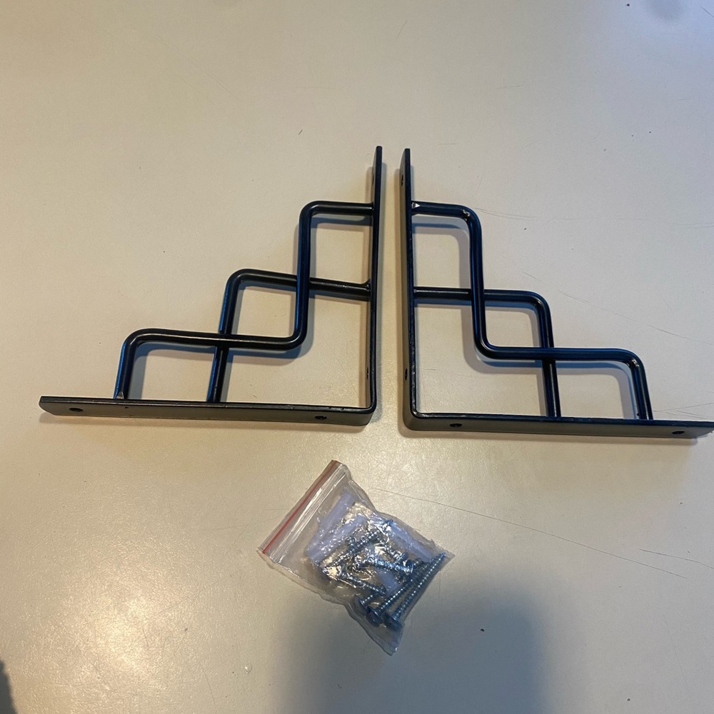 L shaped support bracket - Picture 2 of 4